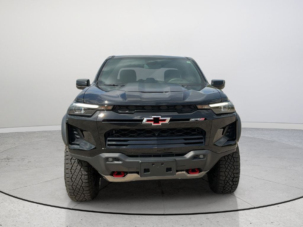 Used 2026 Chevrolet Colorado ZR2 w/ Technology Package AWD/4WD image 2
