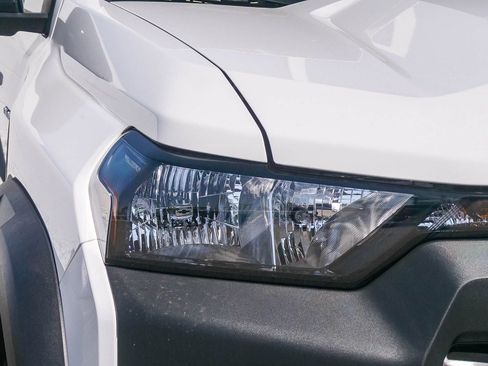 New 2026 Chevrolet Colorado Trail Boss AWD/4WD image 4