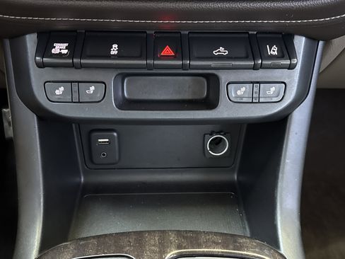 Used 2018 GMC Canyon SLT w/ Driver Alert Package image 22