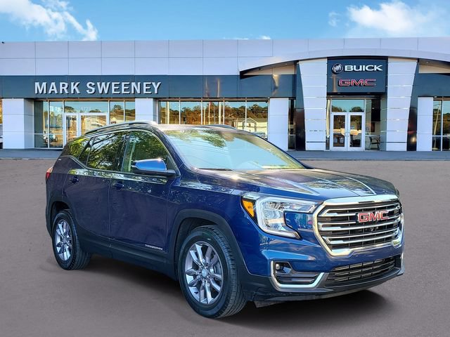 Used 2022 GMC Terrain SLT w/ Tech Package FWD image 3