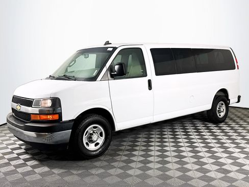 Used 2018 Chevrolet Express 3500 LT w/ LT Preferred Equipment Group image 4