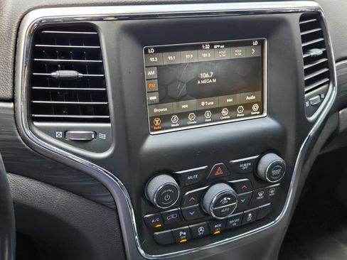 Used 2021 Jeep Grand Cherokee Laredo image 20