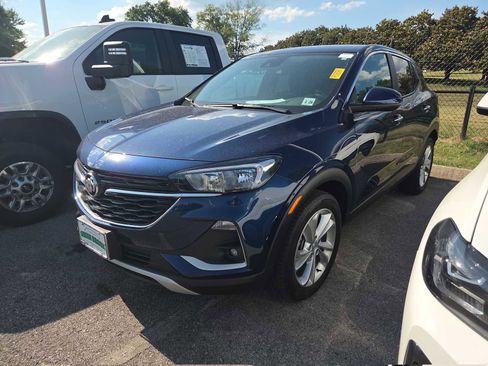 Used 2023 Buick Encore GX Preferred w/ Cold Weather Comfort Package FWD image 4