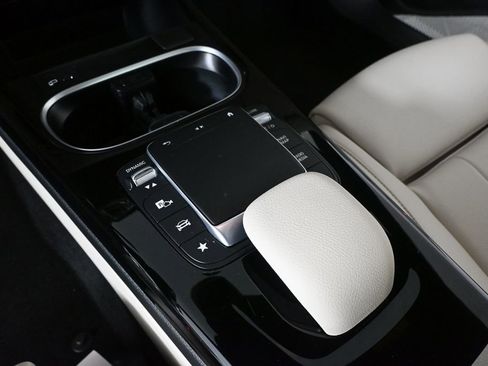 Used 2023 Mercedes-Benz CLA 250 image 15