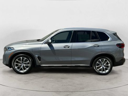 New 2026 BMW X5 xDrive50e w/ Executive Package AWD/4WD image 4