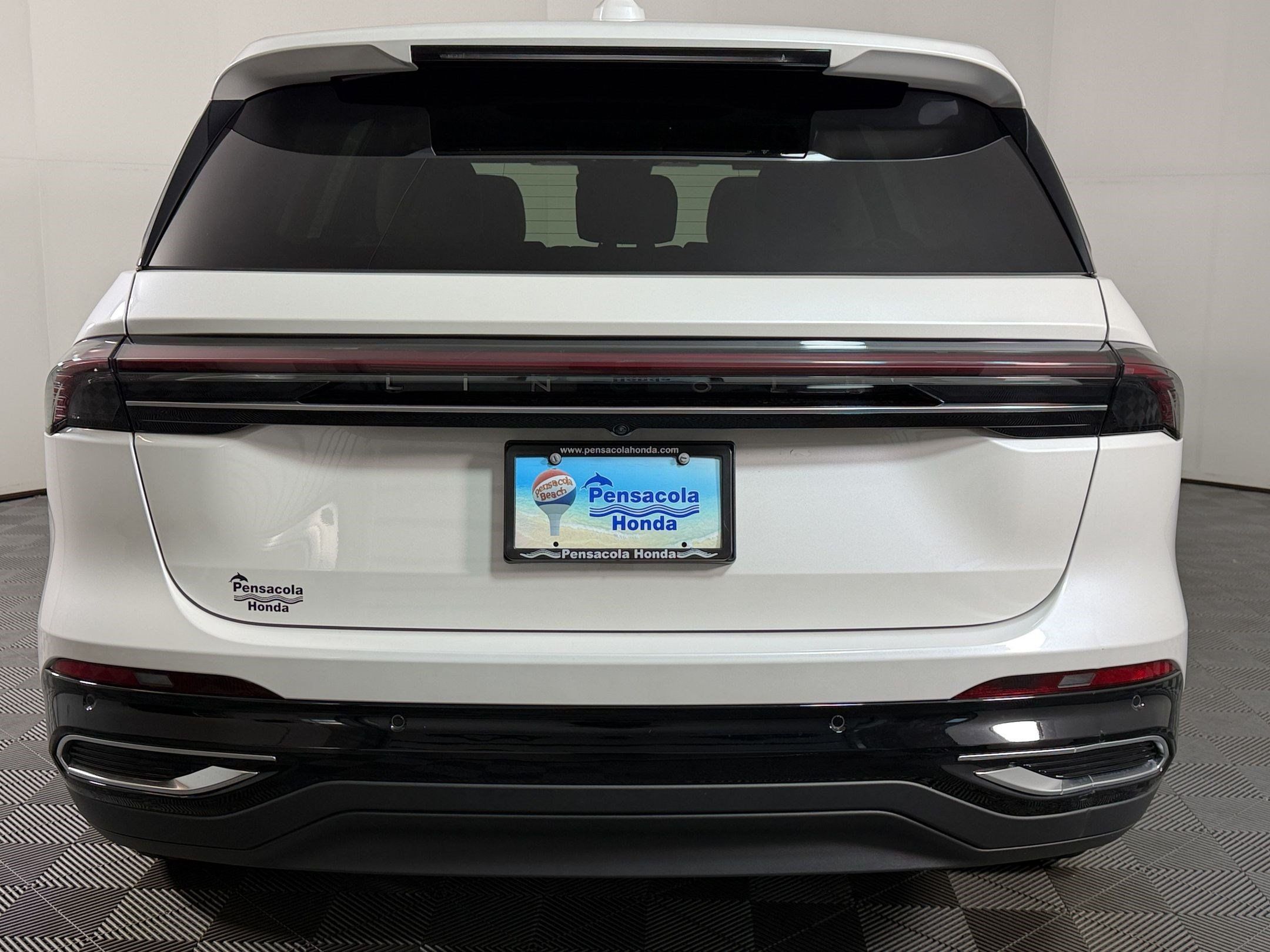 Used 2025 Lincoln Nautilus Premier w/ Equipment Group 102A AWD/4WD image 8