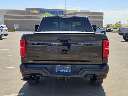 Used 2025 RAM 1500 Limited AWD/4WD image 5