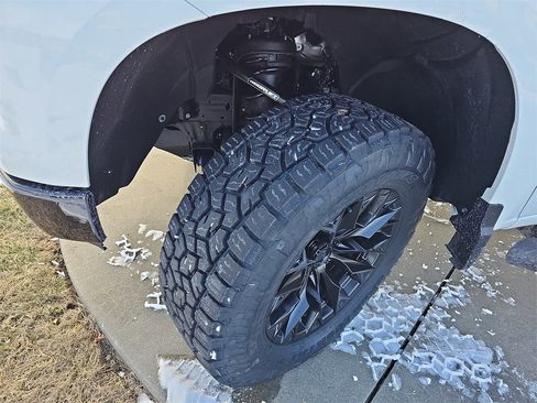 New 2026 Chevrolet Silverado 1500 Custom Trail Boss w/ LPO, Dark Essentials Package image 29