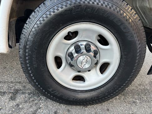 Used 2017 Chevrolet Express 2500 LT w/ LT Preferred Equipment Group image 34