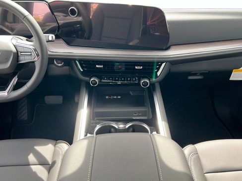New 2026 Chevrolet Suburban Premier AWD/4WD image 14