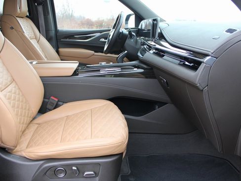 Used 2024 Cadillac Escalade Sport image 17