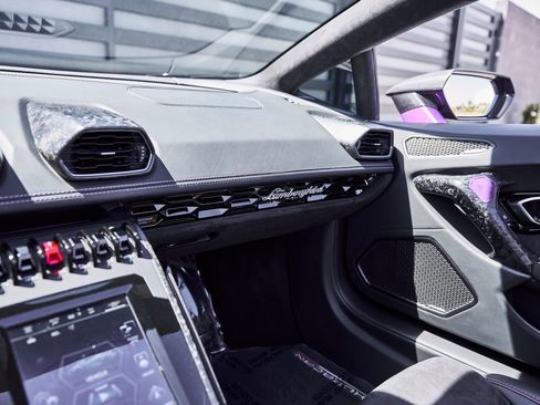 Used 2024 Lamborghini Huracan EVO image 70