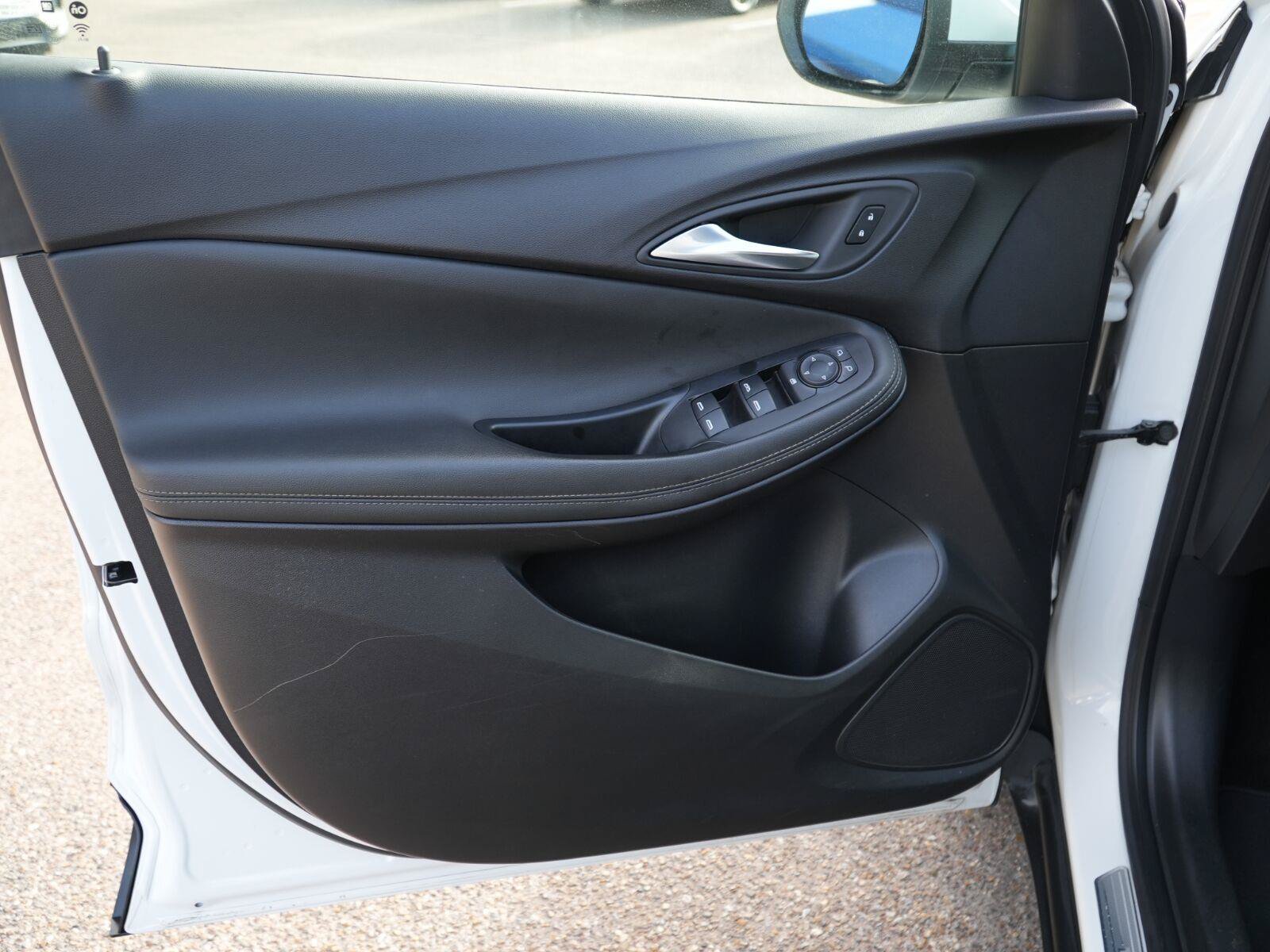 Used 2023 Buick Encore GX Preferred w/ Cold Weather Comfort Package FWD image 4