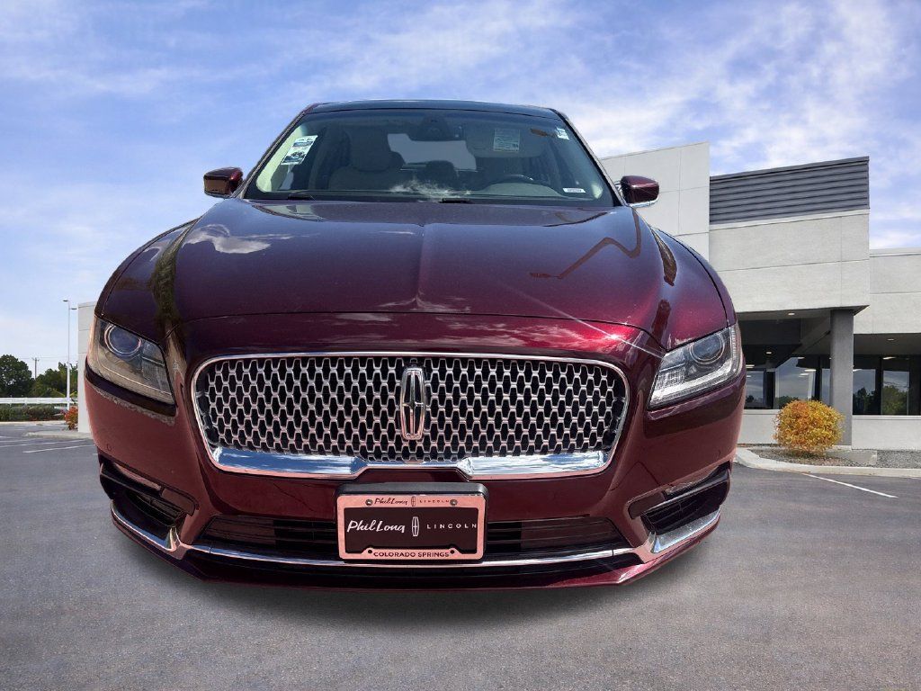 Used 2017 Lincoln Continental Select w/ Climate Package AWD/4WD image 2