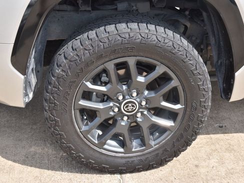 Used 2023 Toyota Tundra Platinum image 10