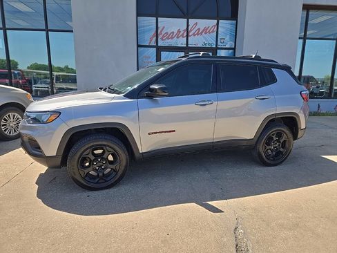 Used 2023 Jeep Compass Trailhawk AWD/4WD image 4