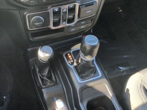 Certified 2020 Jeep Gladiator Sport w/ Quick Order Package 24S image 18