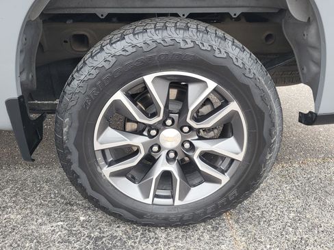 Used 2024 Chevrolet Silverado 1500 LT RWD image 30