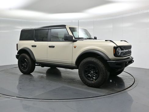 New 2026 Ford Bronco Badlands image 25