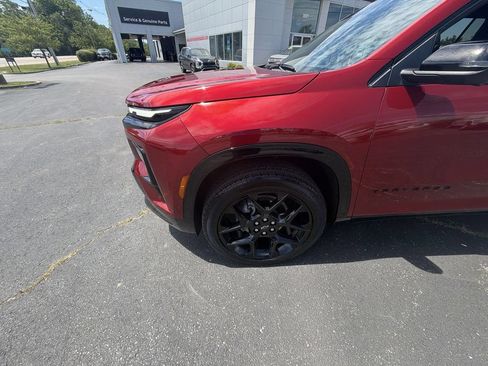 Used 2024 Chevrolet Traverse RS AWD/4WD image 10