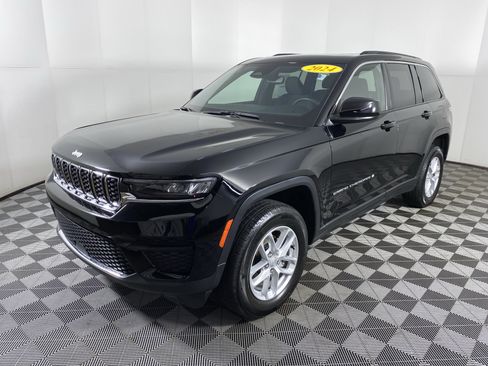 Used 2024 Jeep Grand Cherokee Laredo X AWD/4WD image 10