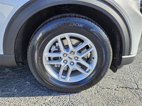 New 2026 Ford Explorer Active image 16