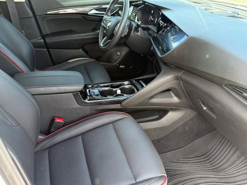 Used 2022 Buick Envision Essence w/ Technology Package II image 10