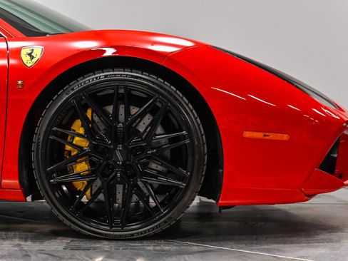 Used 2018 Ferrari 488 GTB RWD image 58