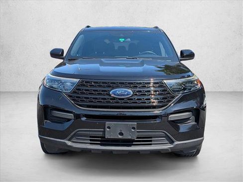 Used 2020 Ford Explorer XLT AWD/4WD image 3