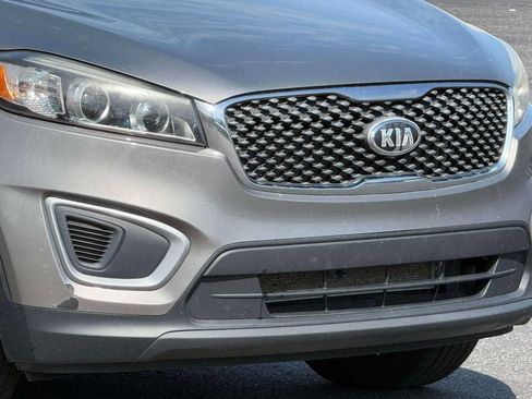 Used 2018 Kia Sorento FWD image 9