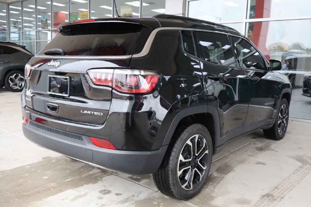 Used 2023 Jeep Compass Limited AWD/4WD image 10
