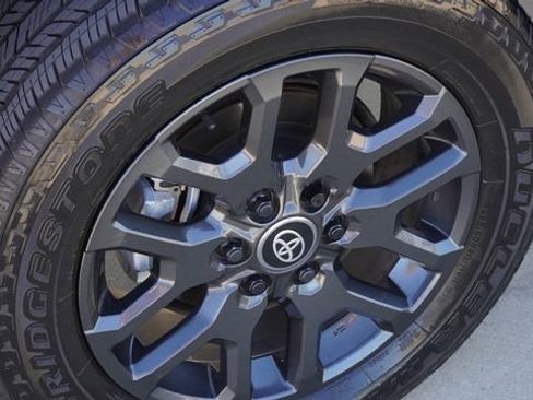 Used 2025 Toyota Tundra Platinum AWD/4WD image 11