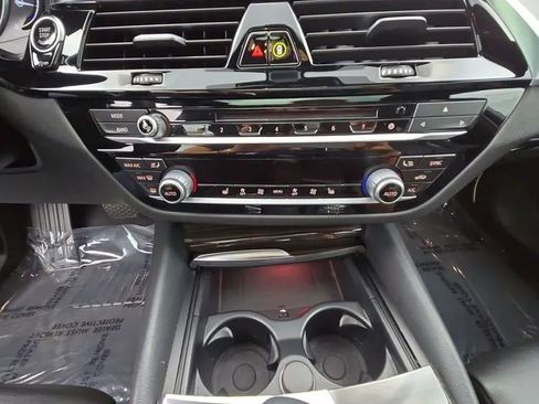 Used 2019 BMW 530i xDrive AWD/4WD image 13