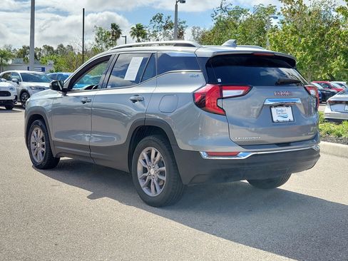 Used 2023 GMC Terrain SLT image 4