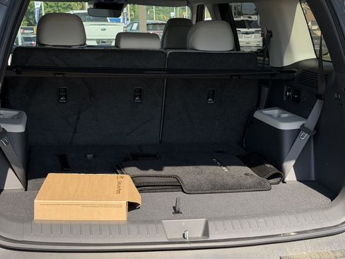 Used 2026 Hyundai Santa Fe SEL FWD image 23