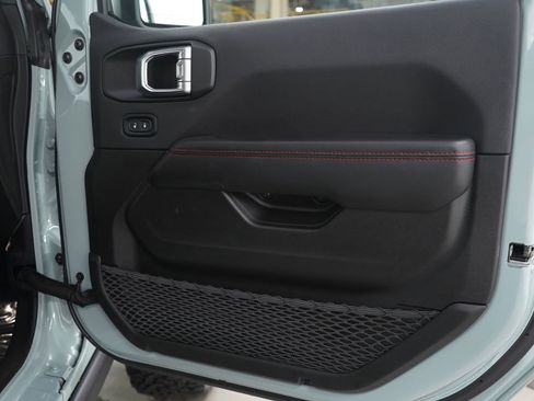 Used 2024 Jeep Wrangler Rubicon 392 image 9