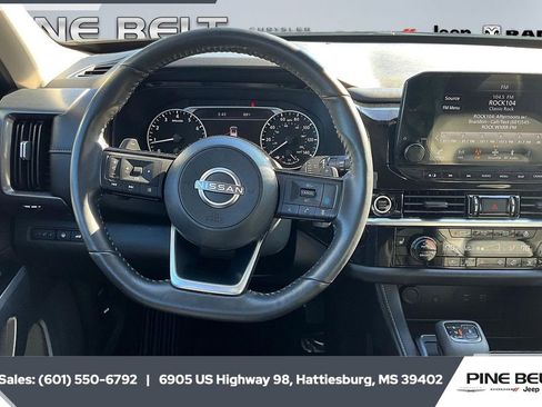 Used 2023 Nissan Pathfinder SL w/ Lighting Package (N92) image 5