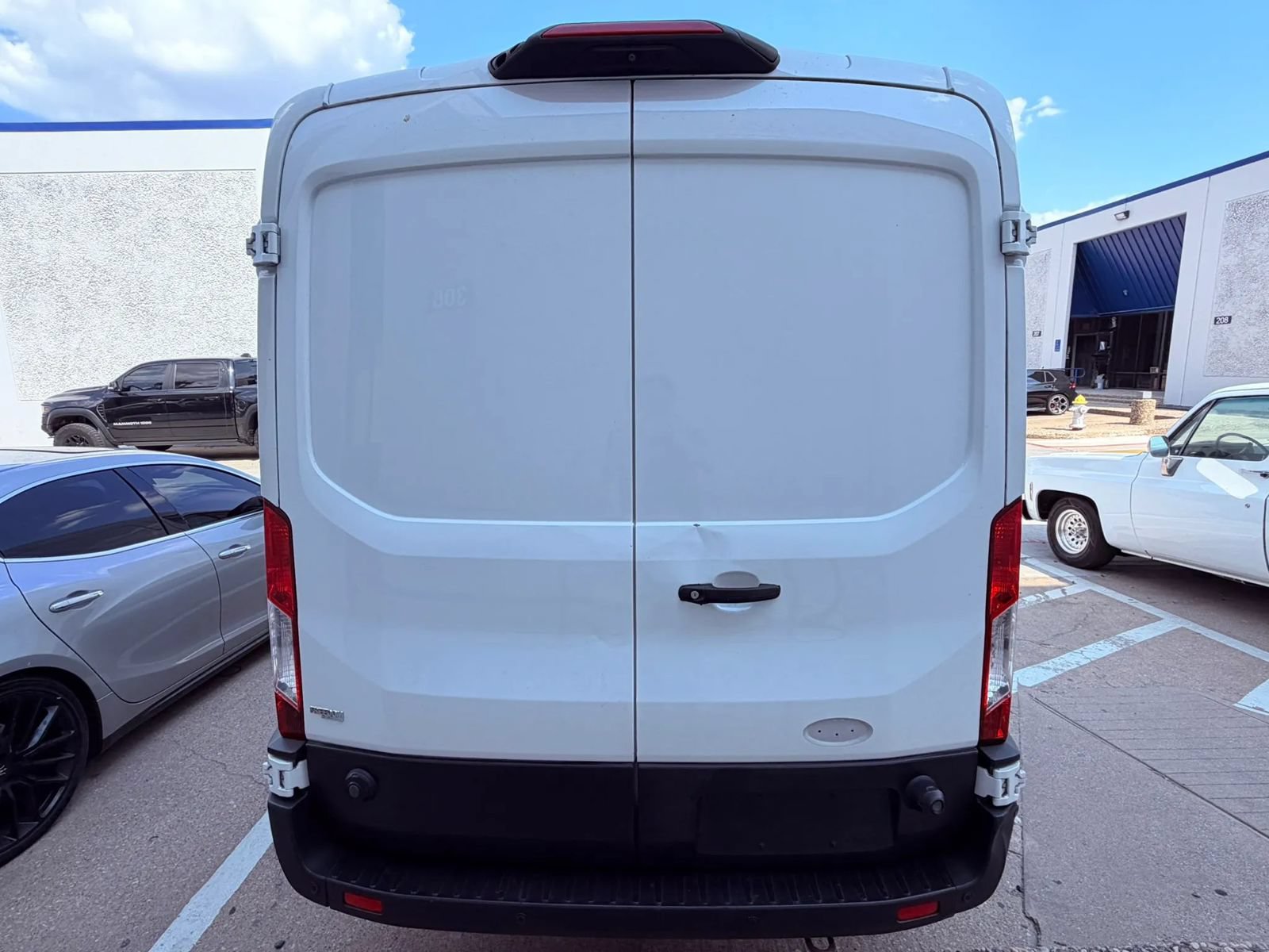 Used 2020 Ford Transit 250 Medium Roof w/ Load Area Protection Package RWD image 3