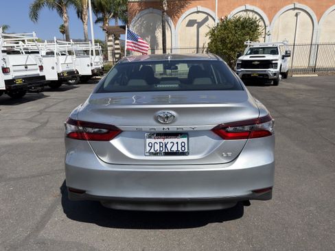 Used 2022 Toyota Camry LE w/ Convenience Package FWD image 7