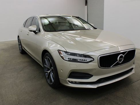 Used 2018 Volvo S90 T5 Momentum w/ Convenience Package image 6