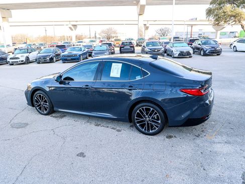 Used 2025 Toyota Camry XLE image 10