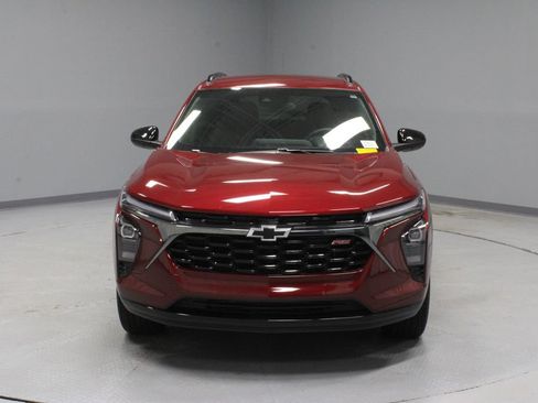 Used 2025 Chevrolet Trax RS w/ Driver Confidence Package FWD image 5