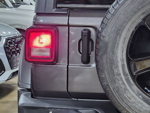 Used 2021 Jeep Wrangler Unlimited Sport AWD/4WD image 19