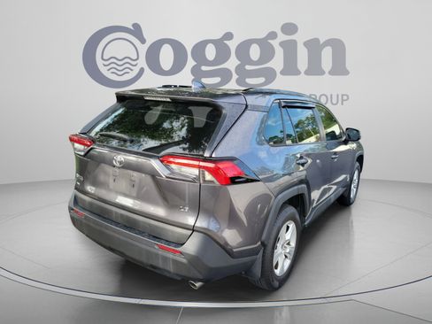 Used 2021 Toyota RAV4 LE FWD image 7