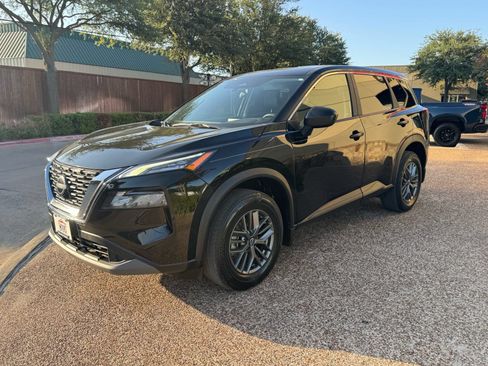 Used 2023 Nissan Rogue S FWD image 11