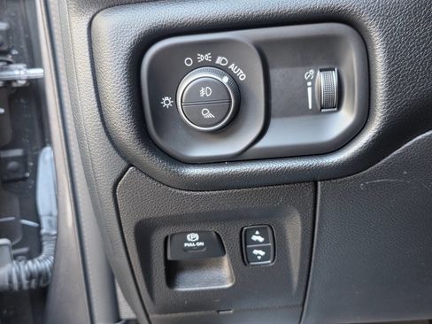 Used 2022 RAM 1500 Big Horn AWD/4WD image 14
