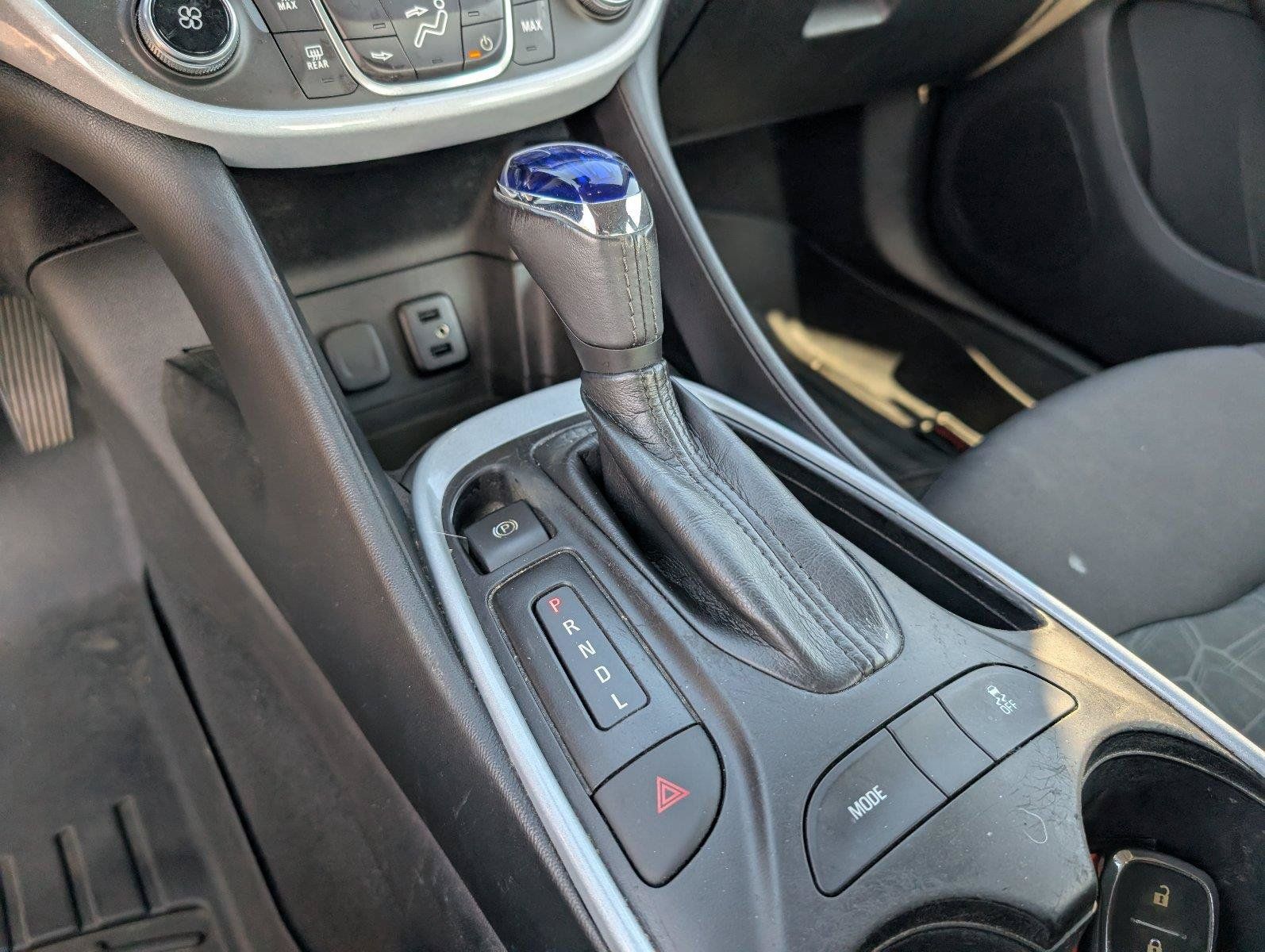 Used 2017 Chevrolet Volt LT FWD image 20