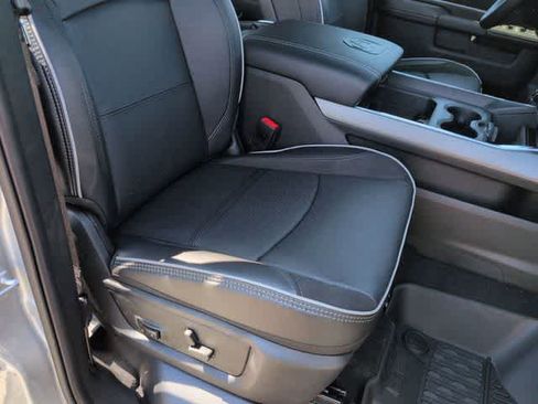 New 2026 RAM 2500 Laramie AWD/4WD image 22