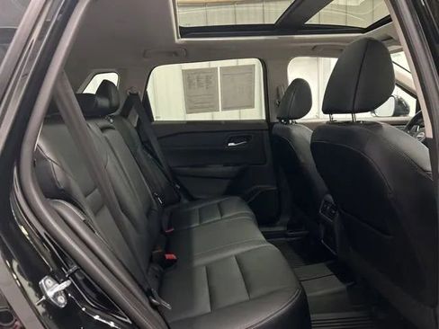Used 2023 Nissan Rogue SL AWD/4WD image 16