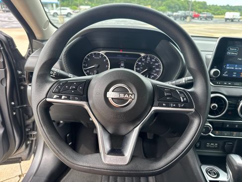 Used 2024 Nissan Sentra SV FWD image 18